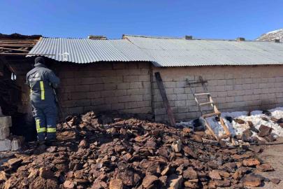 Muradiye’de ahır yangını