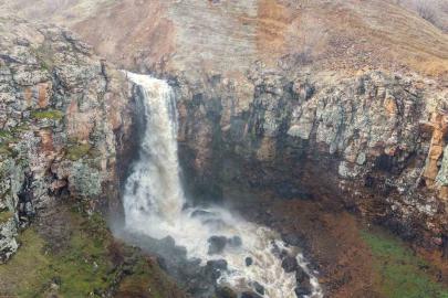 Muş’ta kar sularının erimesi ile şelale ve akarsular coştu
