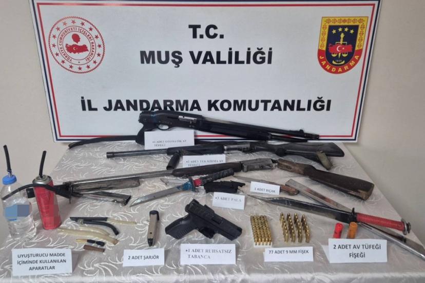 Muş’ta silah ve uyuşturucu operasyonu: 2 gözaltı