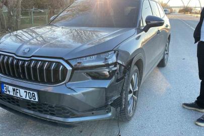 Muş’ta yolun karşısına geçen köpeğe otomobil çarptı