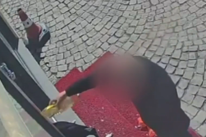 Parke taşıyla eczanenin camını kırdı, ayçiçeği yağıyla kundaklamak istedi