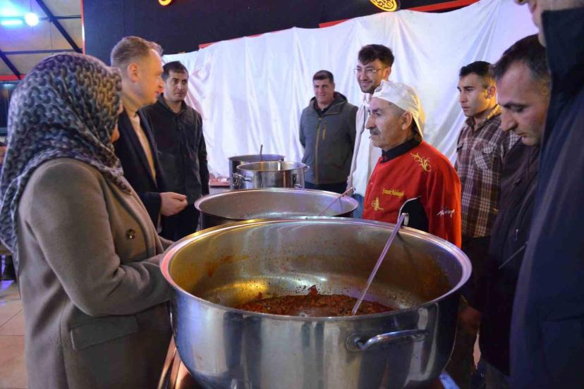 Ramazan’da devletin şefkat eli: Bulanık’ta 27 bin kişiye sıcak yemek ulaştırıldı