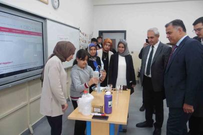 Sıfır atık etkinliğinde sergi, atölye ve fidan dikimi gerçekleştirildi