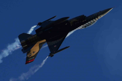 SOLOTÜRK Çanakkale'de nefesleri kesti