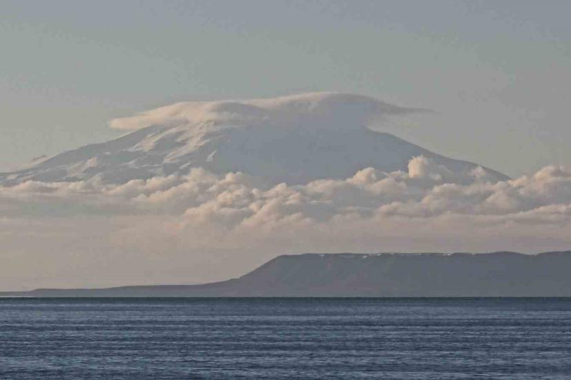 Süphan Dağı zirvesindeki bulut denizi mest etti