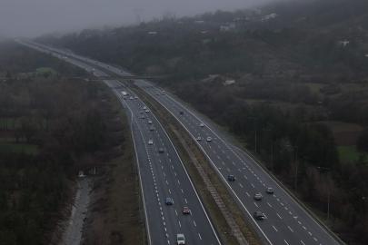 Tatil bitti, eziyet başladı. Yollarda bayram trafiği sürüyor