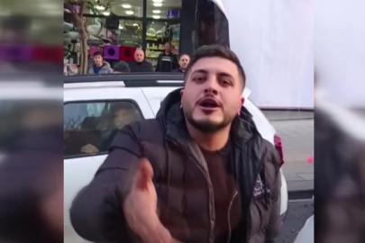 Trafikte yol verme kavgası. Hakaret etti, defalarca camı yumrukladı