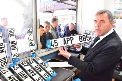 Vatandaş APP plakayı yanlış anladı, APP yazan plakaları da iade etti