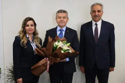 Artvin'de Vali Ergün'den İl Özel İdaresi'ne 'hayırlı olsun' ziyareti