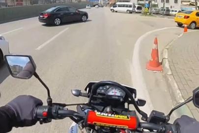 Bursa'da korkutan an: Motosiklet, dönüş yapan otomobile çarptı