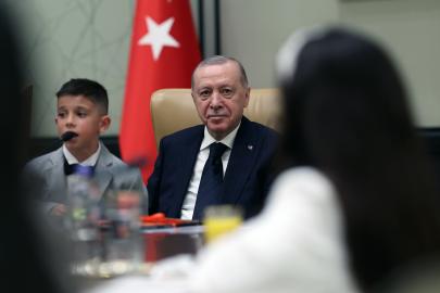 Cumhurbaşkanı Erdoğan çocuklarla buluştu