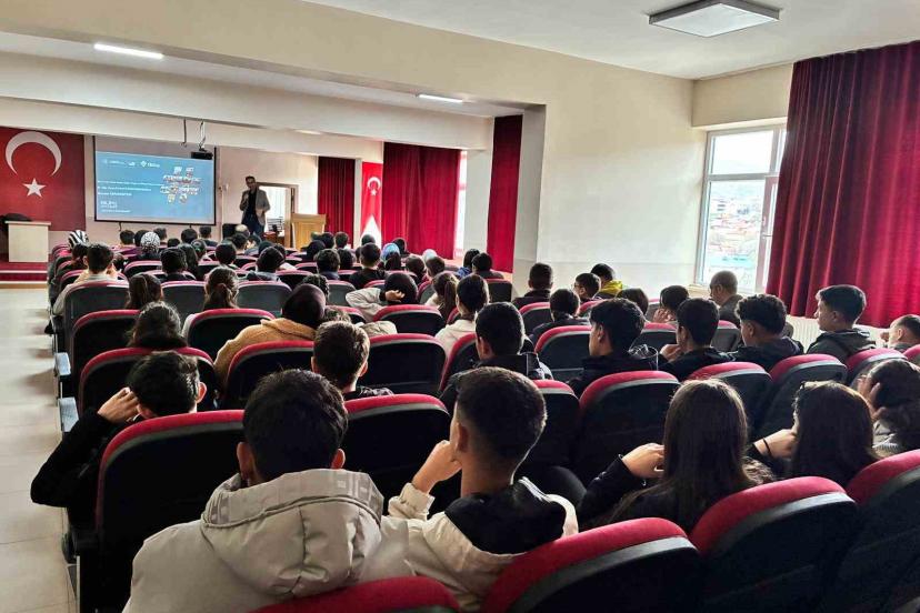 Dijital çağın yeni tehdidi "siberkondri" masaya yatırıldı