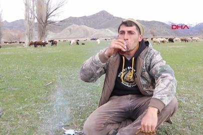 Dron ile sürüyü 30 saniyede topladı. Yeni nesil çoban büyük ilgi gördü