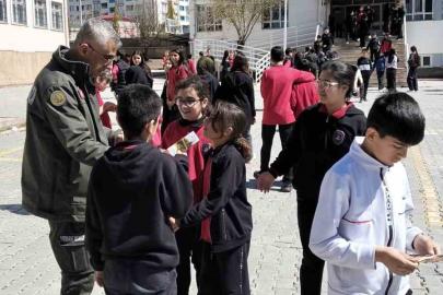 Elazığ’da öğrencilere orman yangını ile mücadele çalışması