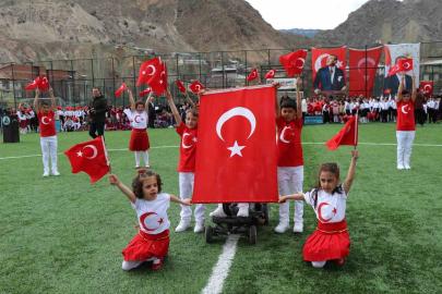 Erzurum’un Oltu ilçesinde 23 Nisan coşkusu