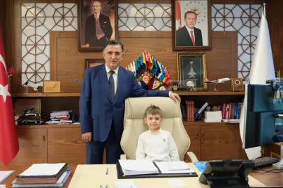 Gebze'de rektörlük koltuğu miniklerde