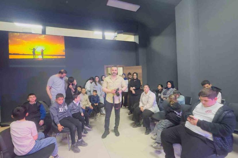 Güroymak MYO’dan özel çocuklar için fotoğraf etkinliği