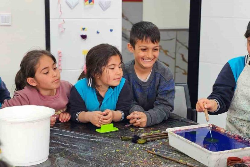 Hasköy’de ebru sanatına yoğun ilgi