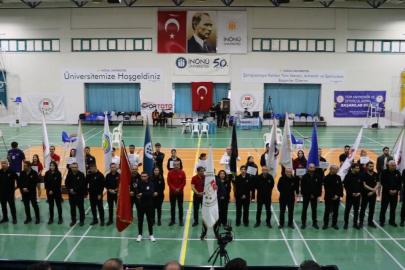 İnönü Üniversitesinin ev sahipliğinde badminton müsabakaları başladı