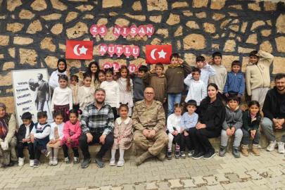 İpekyolu jandarmasından okullarda bayram mesaisi