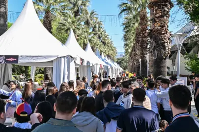 İZKİTAP öğrencilerin buluşma noktası oldu