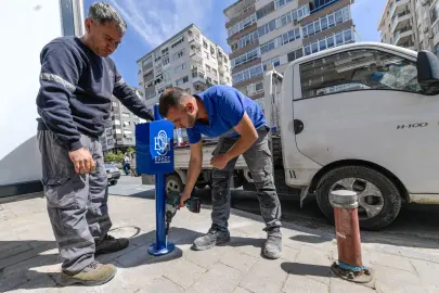 İzmir'de duraklara 3 binin üzerinde çöp kovası