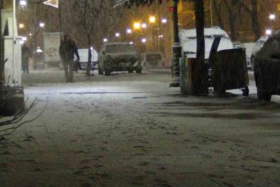 Kars’ta bahar yerini kışa bıraktı: Kar yağışı kenti beyaza bürüdü