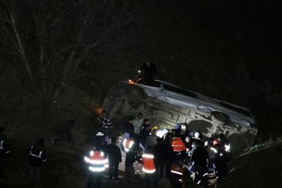 Maden işçilerini taşıyan servis devrildi. 2 kişi öldü, 10 kişi yaralandı
