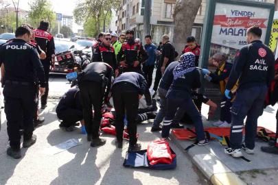 Malatya’da yunus timleri kaza yaptı: 2 polis yaralı