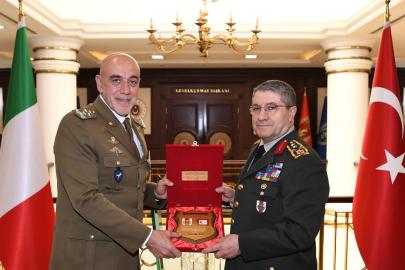 Orgeneral Bayraktaroğlu, İtalya Kara Kuvvetleri Komutanı'nı kabul etti