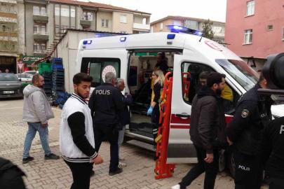 Parasını alamayınca eylem için inşaata çıkan işçiyi polis ikna etti