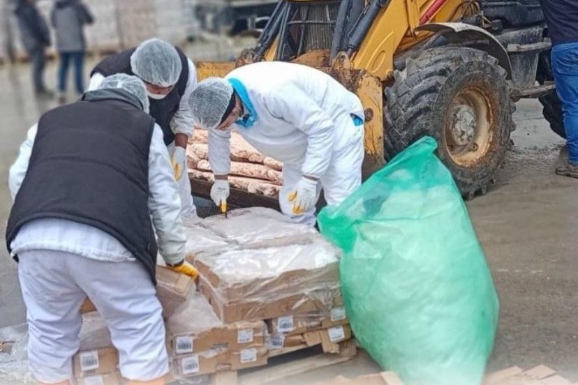 Sakarya'da son tüketim tarihi geçmiş 32 ton tavuk eti ele geçirildi