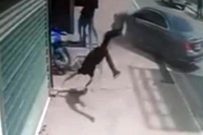 Tehdit iddiası sonrası ortalık karıştı: Araçla motosikletliye çarptı
