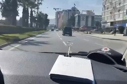 Zamanla yarışan polis kimliğini kaybeden öğrenciyi sınava yetiştirdi
