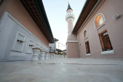 4 asırlık cami ibadete açıldı