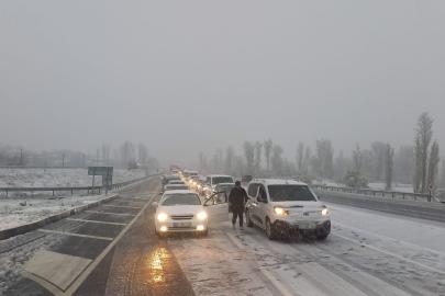 Afyonkarahisar'da iki ilçede eğitime kar engeli
