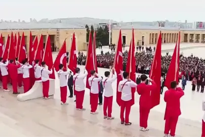 Anıtkabir’de 19 Mayıs töreni... Gençler Anıtkabir'de