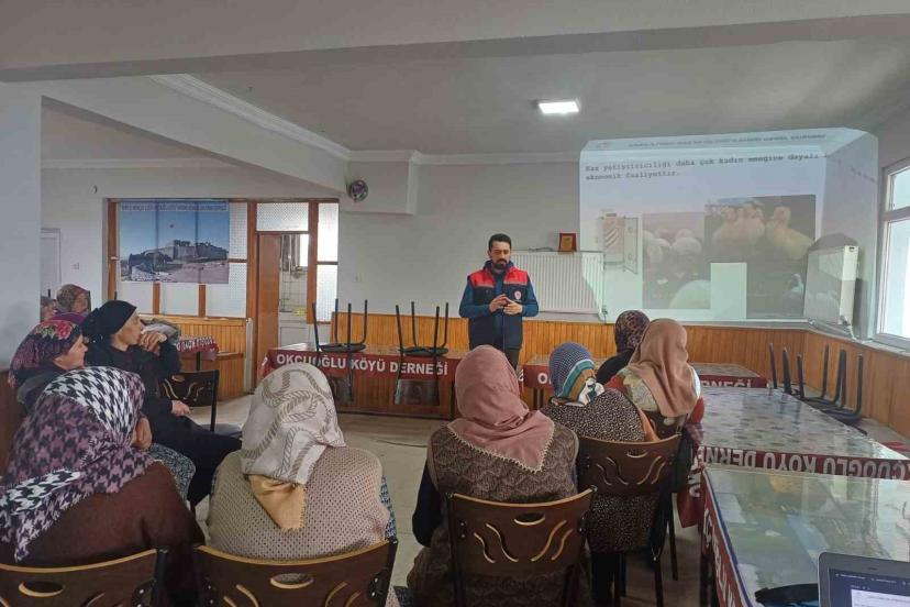 Arpaçay’da kadın üreticilere kaz yetiştiriciliği eğitimi