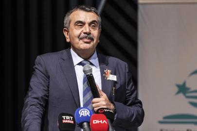 Bakan Tekin: Çocuklarımıza milli şuur kazandırıyoruz