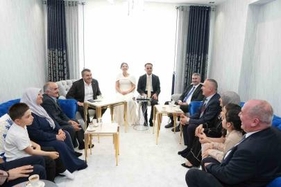 Bakan Tekin nişan törenine katıldı