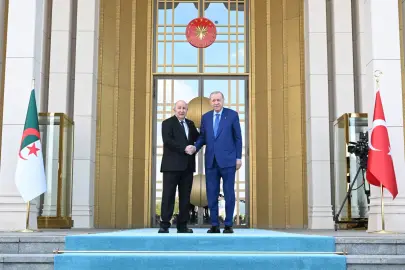 Cezayir Cumhurbaşkanı Tebbun Ankara'da. Cumhurbaşkanı Erdoğan resmi törenle karşıladı