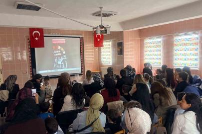 Çıldır Anaokulu’nda annelere sürpriz