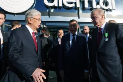 Cumhurbaşkanı Erdoğan, Alem.AI Yapay Zeka Merkezi'ni ziyaret etti