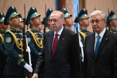 Cumhurbaşkanı Erdoğan, Kazakistan'da resmi törenle karşılandı