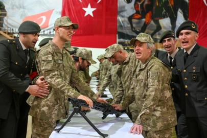 Engelleri aştılar, vatana asker oldular
