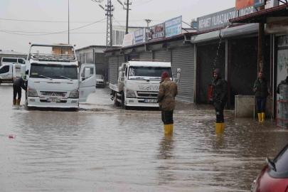 Iğdır küçük sanayi sitesindeki iş yerleri sular altında kaldı