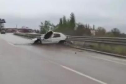İkinci kazayı önlemeye çalıştı ama başarısız oldu. Otomobil böyle kontrolden çıktı