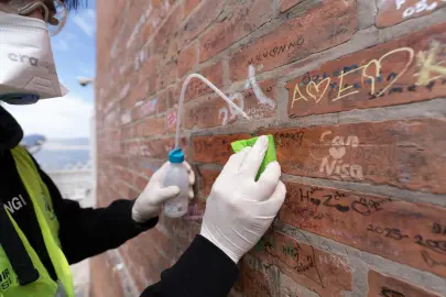 İzmir Miras sahada... Hafızayı vandalizme karşı koruyorlar