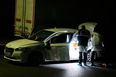 Küçükçekmece'de polis kovalamacası. 2 şüpheli yakalandı, bir polis yaralandı