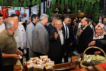 Memduh Büyükkılıç'tan Çarşı Melikgazi'ye ziyaret